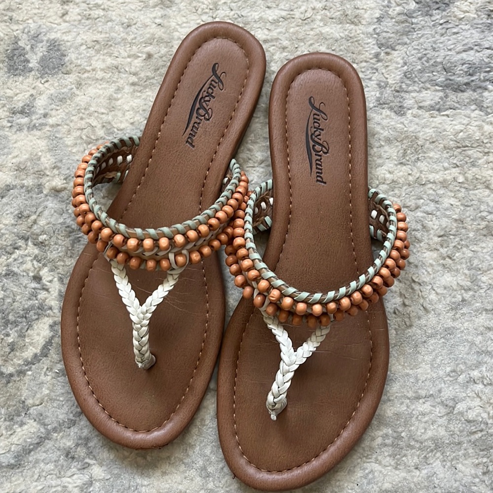 Lucky brand flip flops
